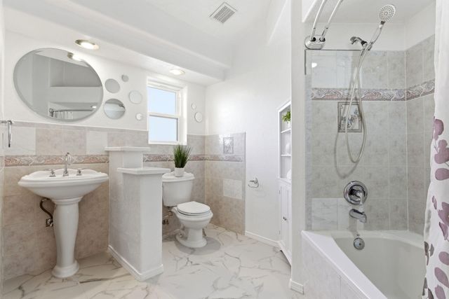 211 Hendrix Road NW, Albuquerque, NM 87107