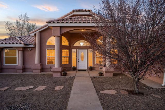 211 Hendrix Road NW, Albuquerque, NM 87107