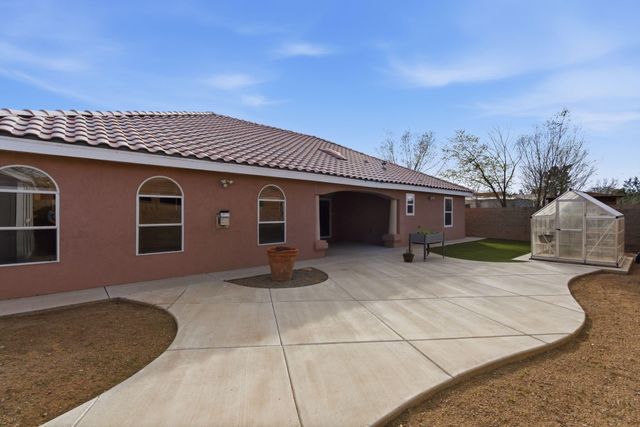 211 Hendrix Road NW, Albuquerque, NM 87107