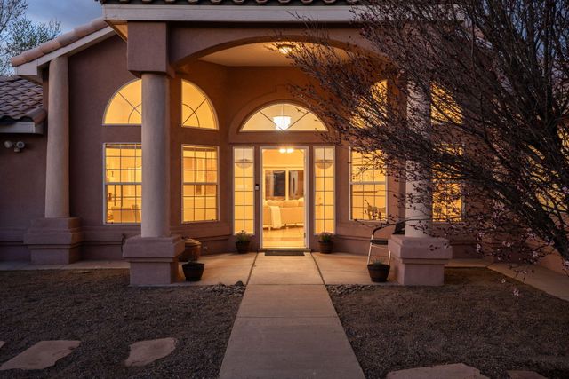 211 Hendrix Road NW, Albuquerque, NM 87107