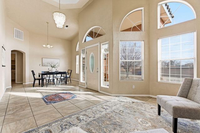 211 Hendrix Road NW, Albuquerque, NM 87107