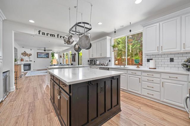6326 Galaxy Ln, Rocklin, CA 95677