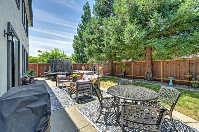 6326 Galaxy Ln, Rocklin, CA 95677