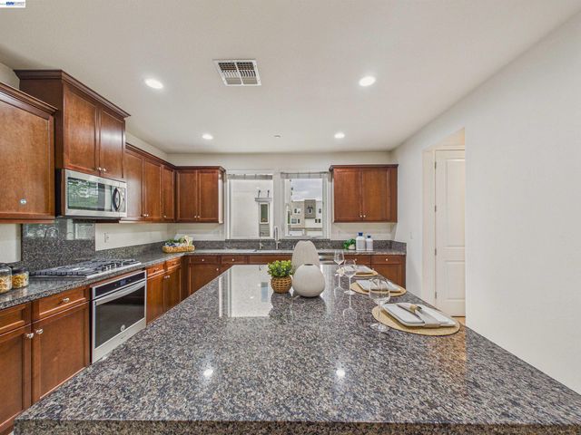 5731 El Dorado Ln, Dublin, CA 94568