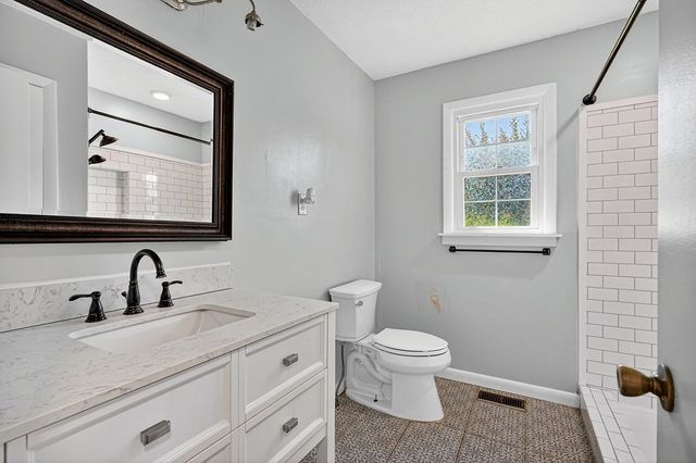200 Woodmont Dr, Sparta, TN 38583