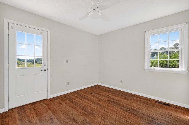 200 Woodmont Dr, Sparta, TN 38583
