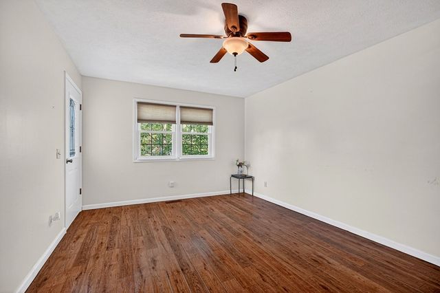 200 Woodmont Dr, Sparta, TN 38583