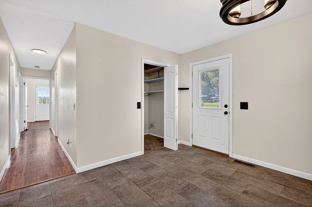 200 Woodmont Dr, Sparta, TN 38583