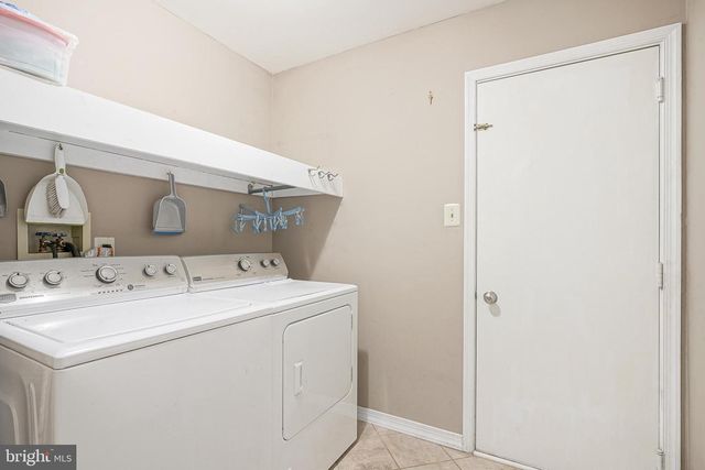 8 MELVILLE DR, Medford, NJ 08055