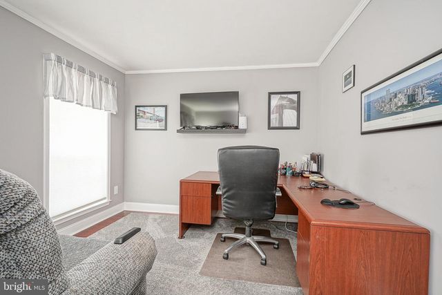 8 MELVILLE DR, Medford, NJ 08055