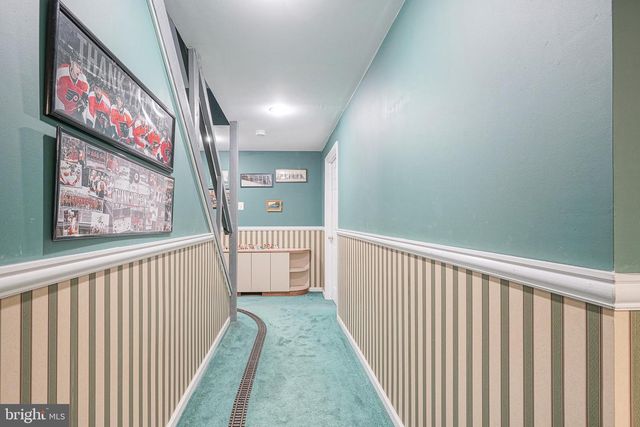 8 MELVILLE DR, Medford, NJ 08055