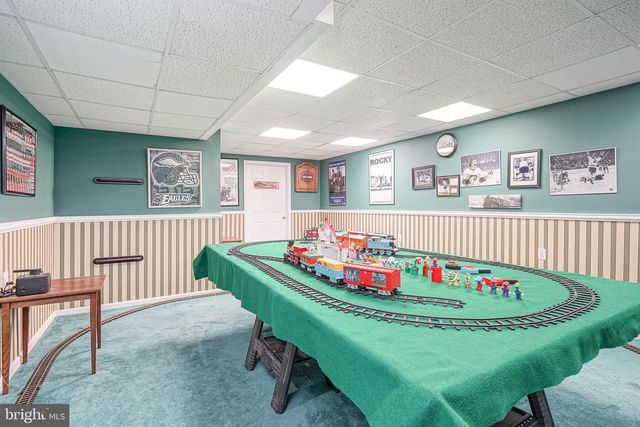 8 MELVILLE DR, Medford, NJ 08055