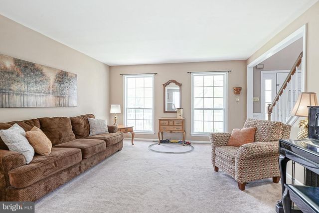 8 MELVILLE DR, Medford, NJ 08055