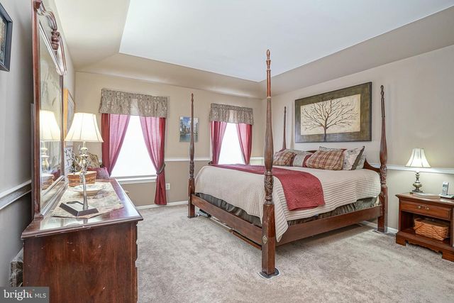 8 MELVILLE DR, Medford, NJ 08055