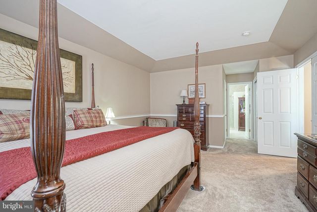 8 MELVILLE DR, Medford, NJ 08055