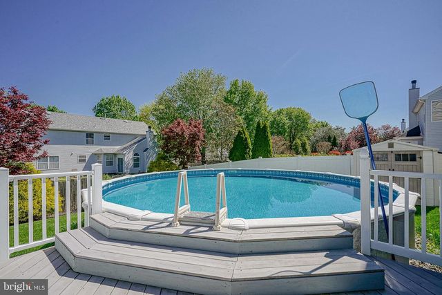 8 MELVILLE DR, Medford, NJ 08055