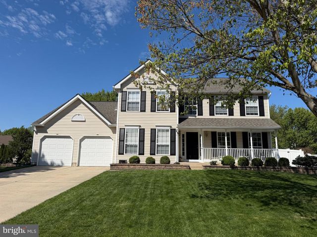 8 MELVILLE DR, Medford, NJ 08055