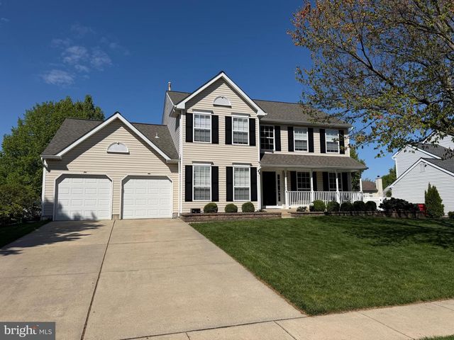 8 MELVILLE DR, Medford, NJ 08055