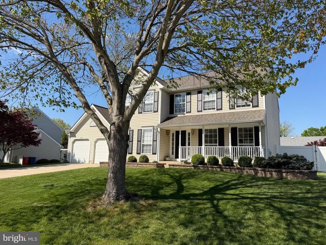 8 MELVILLE DR, Medford, NJ 08055