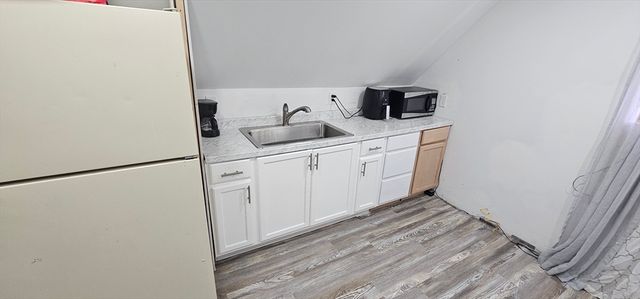 274 Pine St, Springfield, MA 01105