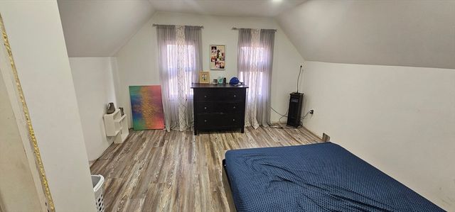 274 Pine St, Springfield, MA 01105