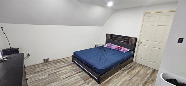 274 Pine St, Springfield, MA 01105