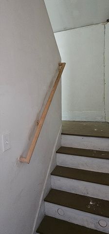 274 Pine St, Springfield, MA 01105