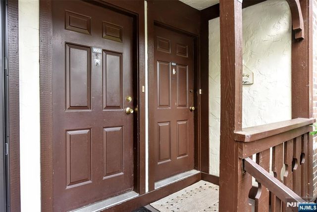 1804 Faulkner Court, Mahwah, NJ 07430