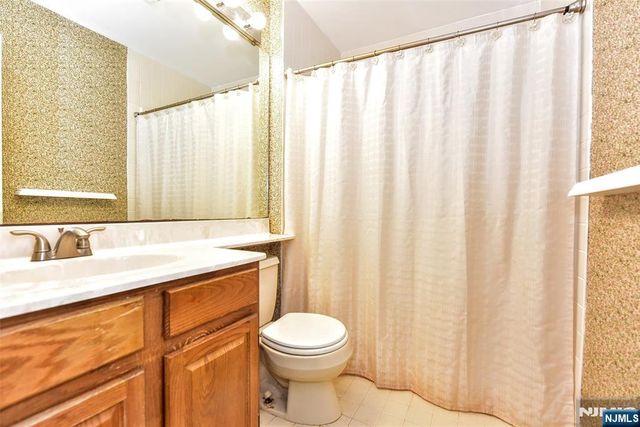 1804 Faulkner Court, Mahwah, NJ 07430