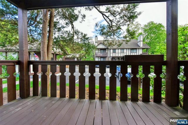 1804 Faulkner Court, Mahwah, NJ 07430