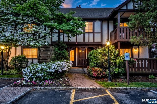 1804 Faulkner Court, Mahwah, NJ 07430