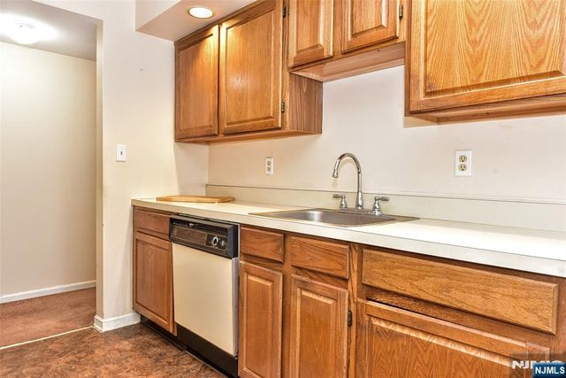 1804 Faulkner Court, Mahwah, NJ 07430