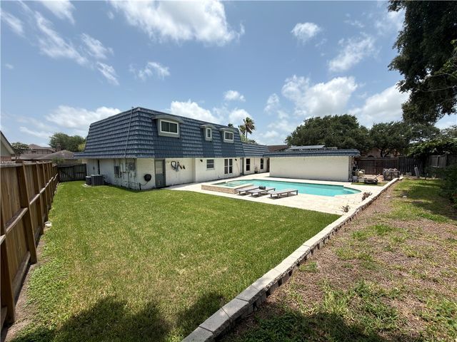 5502 Sarazen Dr, Corpus Christi, TX 78413