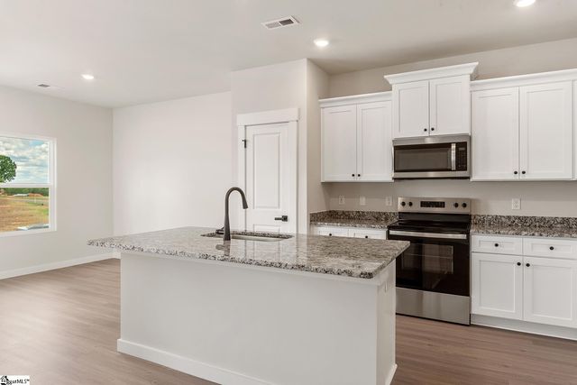 406 West Claywalk Road, Woodruff, SC 29388