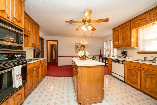 1308 Oakwood Lane, Kilgore, TX 75662