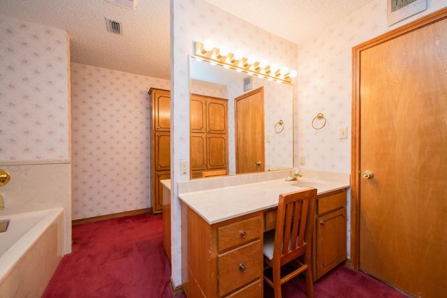 1308 Oakwood Lane, Kilgore, TX 75662