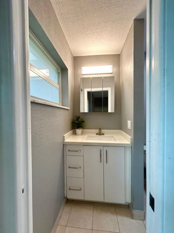 617 Laconia Circle B, Lake Worth, FL 33467