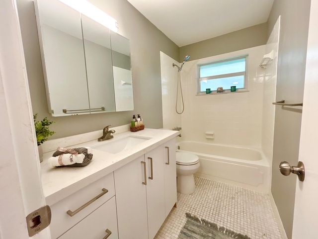 617 Laconia Circle B, Lake Worth, FL 33467