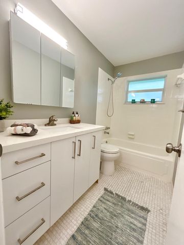 617 Laconia Circle B, Lake Worth, FL 33467
