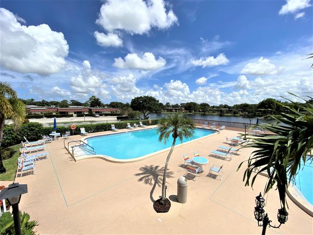 617 Laconia Circle B, Lake Worth, FL 33467