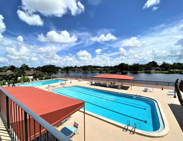 617 Laconia Circle B, Lake Worth, FL 33467