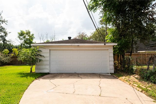 5407 Rutherglenn Drive, Houston, TX 77096