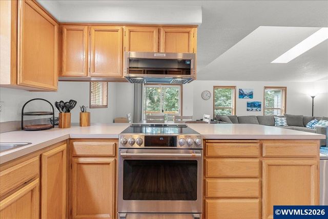 1064 Ashwood Ct SE, Salem, OR 97302