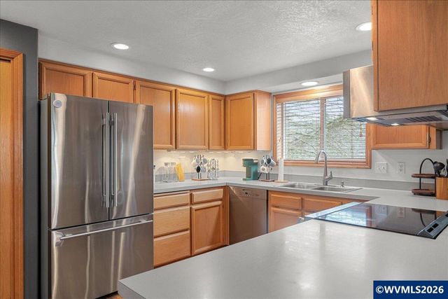 1064 Ashwood Ct SE, Salem, OR 97302