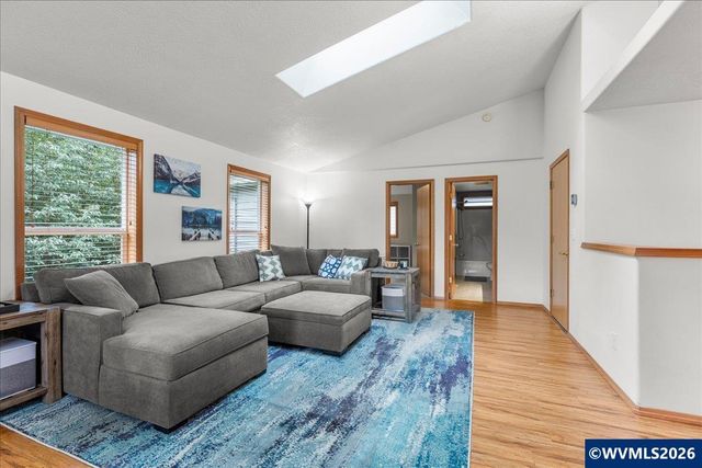 1064 Ashwood Ct SE, Salem, OR 97302