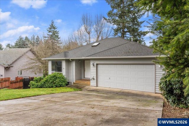 1064 Ashwood Ct SE, Salem, OR 97302