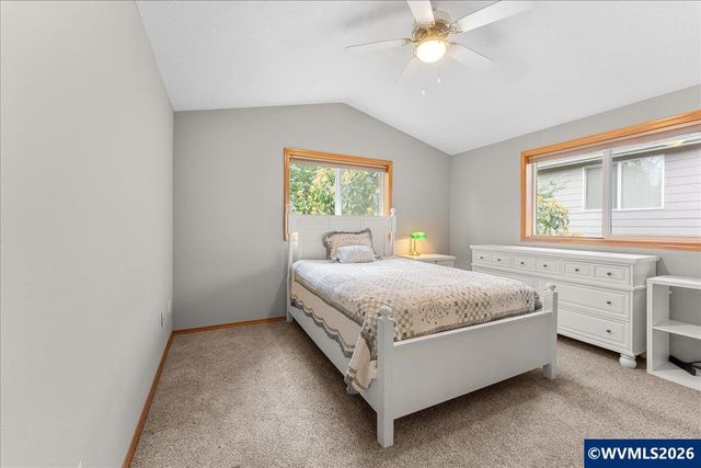 1064 Ashwood Ct SE, Salem, OR 97302