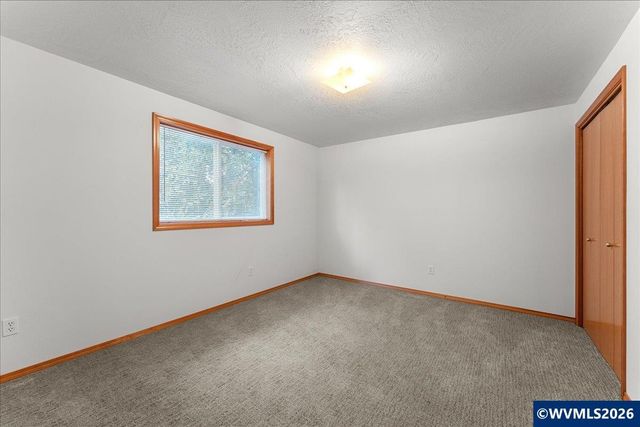 1064 Ashwood Ct SE, Salem, OR 97302