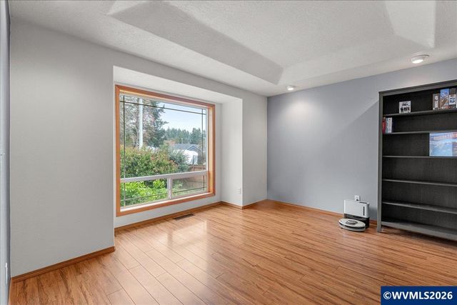 1064 Ashwood Ct SE, Salem, OR 97302