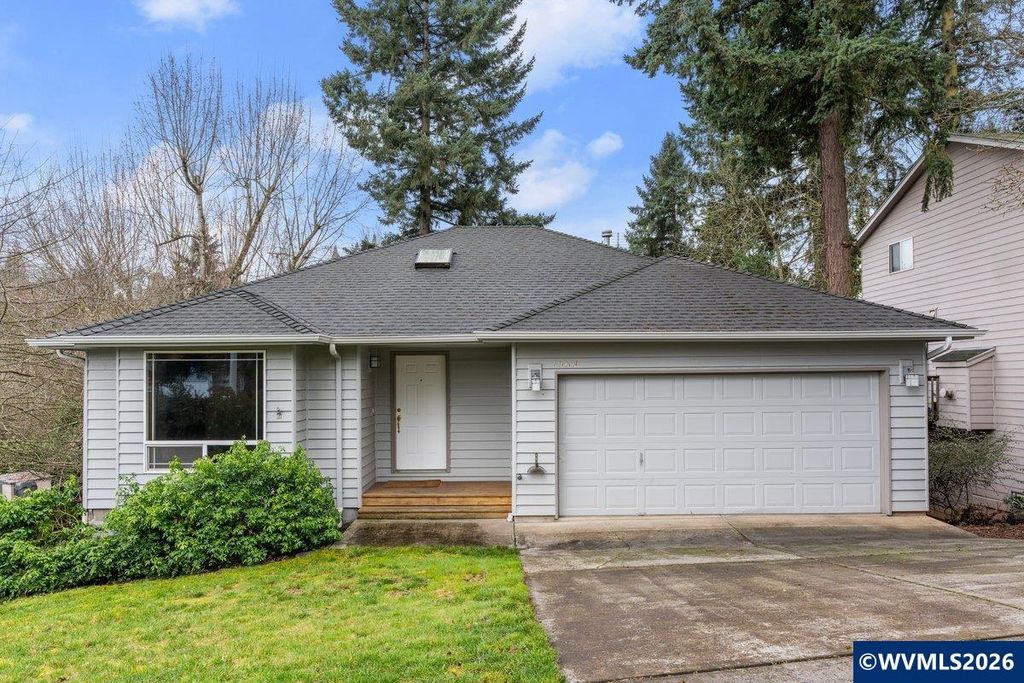 1064 Ashwood Ct SE, Salem, OR 97302